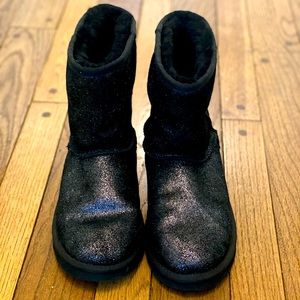 UGG Sparkle Black Metallic Classic Short Boots    size 7